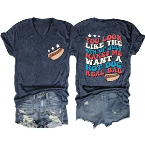 Damen T-Shirt mit V-Ausschnitt und lustigem 4. Juli Hotdog-Aufdruck Vorder- und Rückseite