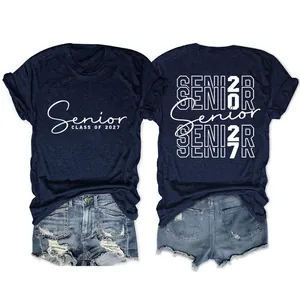 Maglietta blu navy Senior Class of 2027, vista anteriore e posteriore con dettagli grafici.