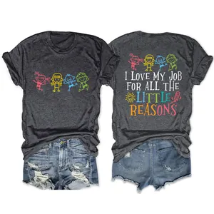 T-shirt grigia da donna con scritta I Love My Job for All the Little Reasons fronte e retro.