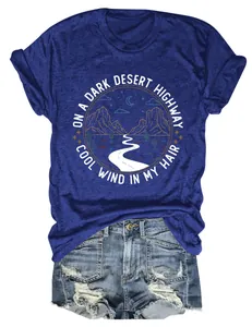 T-shirt bleu à manches courtes pour femmes avec motif On a Dark Desert Highway et mini short