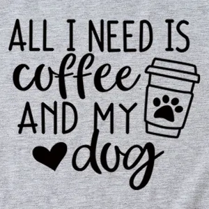 Γκρίζο μπλουζάκι με στάμπα 'All I need is coffee and my dog' και εικονίδιο κούπας καφέ
