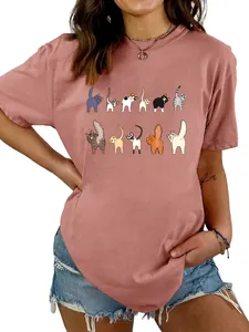 T-shirt da donna a girocollo con simpatica stampa di undici gatti in un morbido rosa