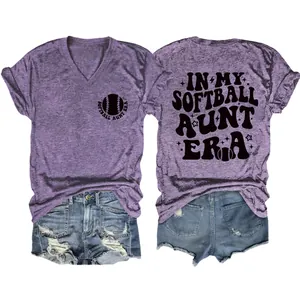 Detailansicht von Vorder- und Rückseite des In My Softball Aunt Era T-Shirts