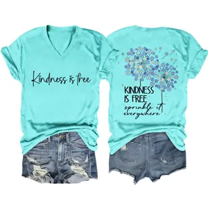 Camiseta turquesa con cuello en V, detalle frontal y trasero 'Kindness is free'
