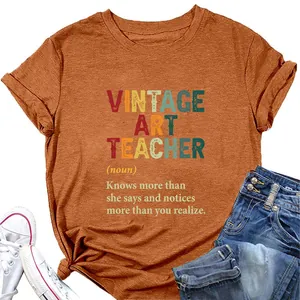 Λεπτομέρεια της στάμπας vintage art teacher σε πορτοκαλί βαμβακερό γυναικείο T-shirt