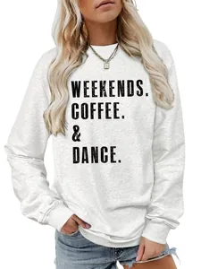 Λεπτομέρεια εκτύπωσης 'WEEKENDS. COFFEE. & DANCE.' σε λευκό γυναικείο φούτερ