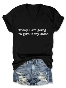Nahaufnahme eines schwarzen Damen V-Neck T-Shirts mit dem weißen Textaufdruck Slogan