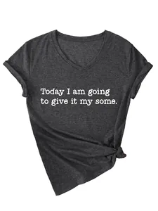 Detailansicht eines grauen Damen V-Ausschnitt T-Shirts mit weißem Slogan-Aufdruck