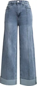 Détail d'un jean vintage à taille haute et jambe large avec couture centrale et revers.
