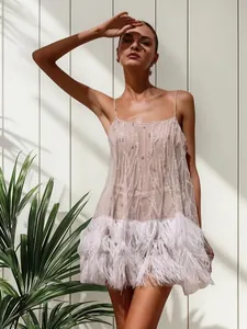 Sexy Champagner Pailletten Minikleid mit Federsaum und dünnen Trägern für Partys