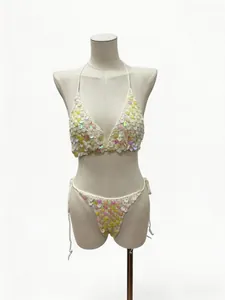 Ensemble bikini sexy deux pièces à paillettes avec haut licou et bas à nouer pour la plage