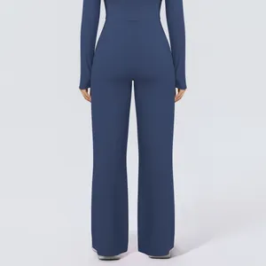 Rückansicht einer dunkelblauen High-Waist-Yogahose mit weitem Bein aus Stretchstoff