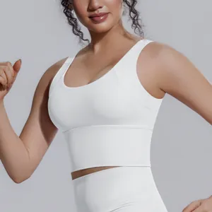 Vista dettagliata del reggiseno sportivo bianco ad alto impatto per lo yoga