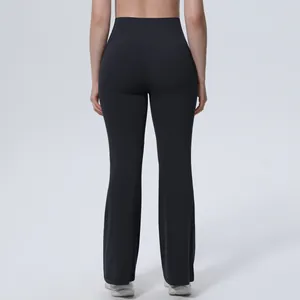 Vue arrière détaillée du pantalon de yoga évasé noir à taille haute effet galbant