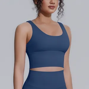 Primo piano professionale del reggiseno sportivo blu ad alta intensità e della sua trama