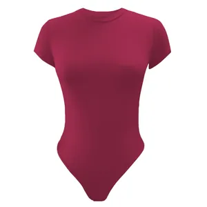 Body da donna bordeaux a maniche corte vestibilità aderente in stile minimalista