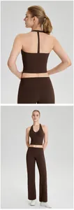 Ensemble de sport femme haut dos nu marron chocolat et pantalon évasé vue détaillée