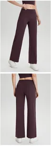 Pantalones de yoga granate de talle alto y pierna ancha, vistas frontal y trasera para deporte