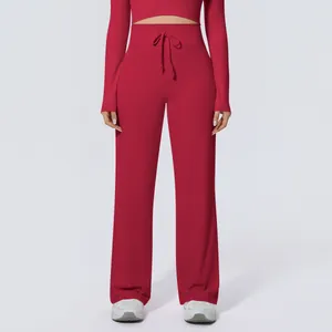 Vorderansicht einer roten Yoga-Hose mit hohem Bund und weitem Bein