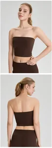 Voor- en achteraanzicht van een bruine strapless antislip yoga-top voor dames, sportief
