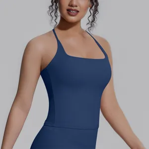 Detailansicht des dunkelblauen Racerback-Yoga-Tops mit quadratischem Ausschnitt und Stoff