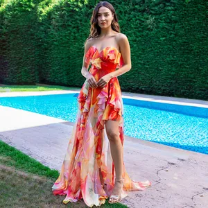 Robe longue bustier à volants avec imprimé marbré coloré pour les vacances à la plage