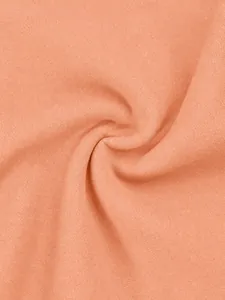 Gros plan sur la texture d'un tissu de yoga en nylon et élasthanne, doux et respirant