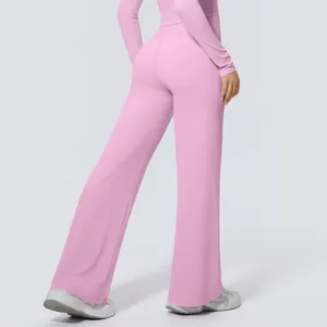 Rückansicht der rosa Yoga-Hose mit hoher Taille und schmeichelhafter, schlanker Passform.