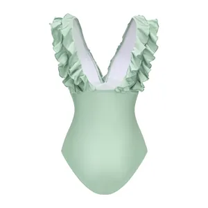 Vue arrière détaillée d'un maillot de bain vert sauge avec élégantes bretelles à volants