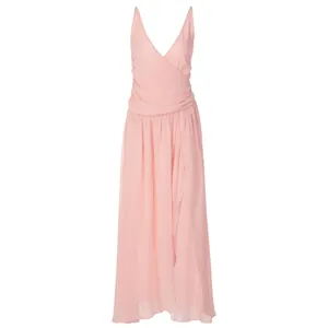 Elegante abito lungo in chiffon rosa con scollo a V, vita incrociata e spacco laterale