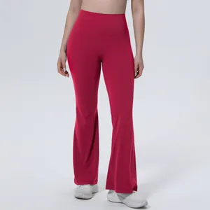 Pantalon de yoga évasé rouge pour femme, legging de sport respirant à taille haute gainant.