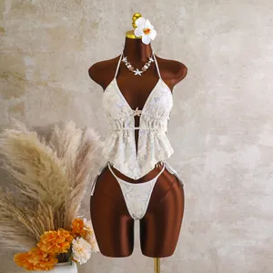 Sexy witte gebloemde tweedelige bikini met halternek en pailletten details