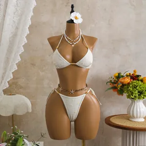 Set bikini tre pezzi bianco vintage in mesh e paillettes con catenina per la vita