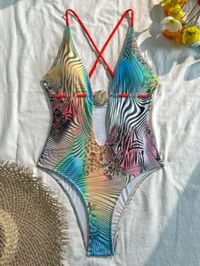 Maillot de bain une pièce à imprimé bohème avec décolleté en V plongeant et décor coquillage