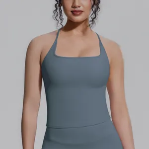 Professionelle Detailansicht eines blaugrauen Sport-Tops mit quadratischem Ausschnitt für Yoga