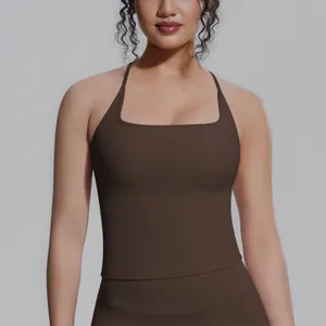Vorderansicht eines hochwertigen braunen Yoga-Tanktops mit Karree-Ausschnitt für Damen