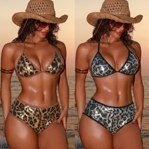 Bikini leopardati con paillettes oro e argento per le vacanze estive sulla spiaggia