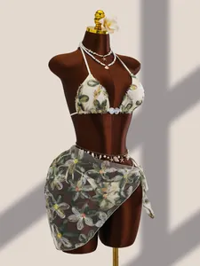 Ensemble bikini 3 pièces broderie florale avec sequins et paréo en maille assorti