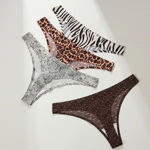 Lot de quatre strings sans couture taille basse pour femmes avec divers motifs animaliers