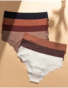 Vue détaillée de culottes en soie glacée sans couture avec bords festonnés multicolores