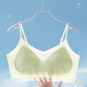 Seamless ice silk breathable bra with soft jelly gel support and fixed padded cups