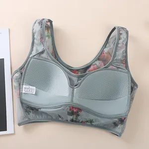 Comfortable seamless plus-size floral print wireless bra with fixed padded cups.