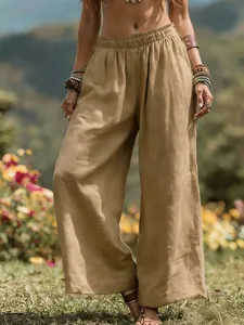Detailansicht einer braunen, lockeren Hose mit weitem Bein im sommerlichen Boho-Stil