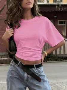 T-shirt rosa da donna a maniche corte con girocollo e dettaglio arricciato laterale estivo