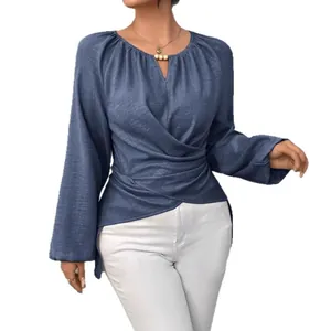 Elegante blaue Langarm-Wickelbluse mit unregelmäßigem Saum und Bindedetail für Damen