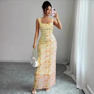 Elegant summer slim-fit yellow floral print midi dress featuring a square neckline