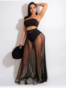 Ensemble 3 pièces noir sexy avec haut bandeau, bas taille haute et jupe en tulle