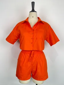 Completo donna due pezzi arancione con camicia a maniche corte e pantaloncini elastici