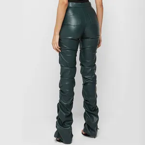 Pantalones acampanados de cuero PU verde oscuro con cintura alta y detalles fruncidos