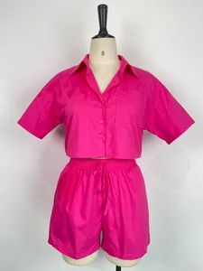Completo due pezzi donna: camicia fucsia a maniche corte e pantaloncini coordinati